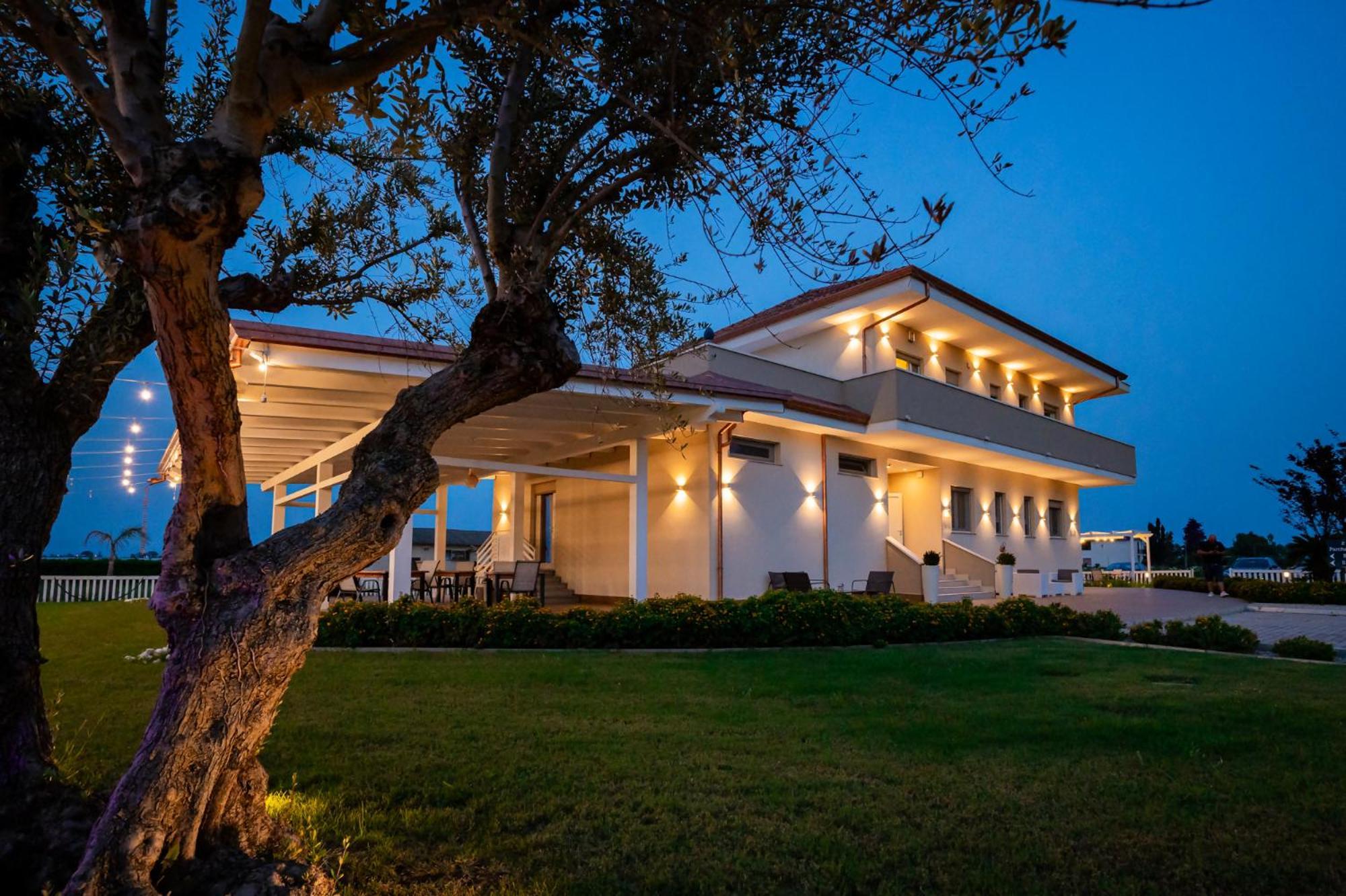 Villa Zefiro Suites & Events Battipaglia Exterior foto